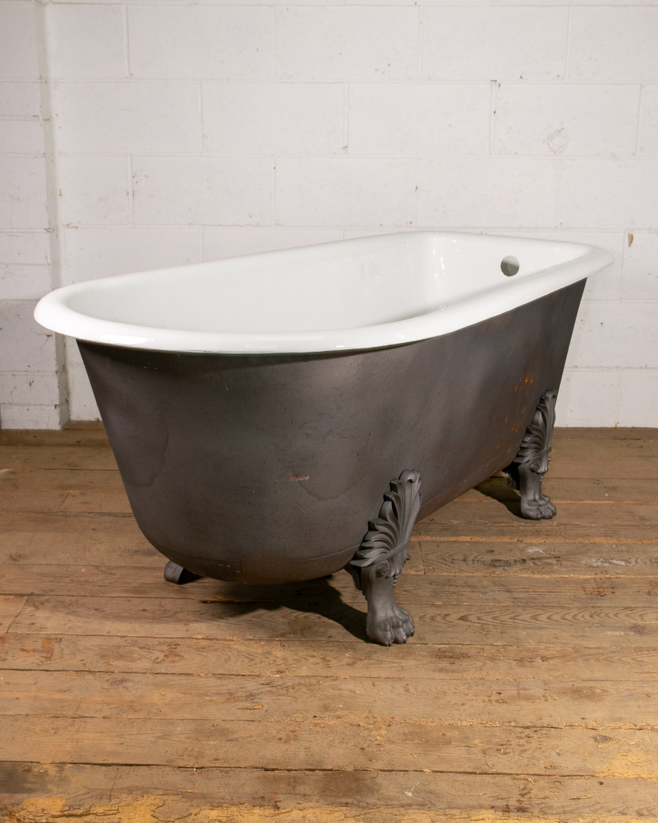 Cast iron Antique Lionfoot Bath