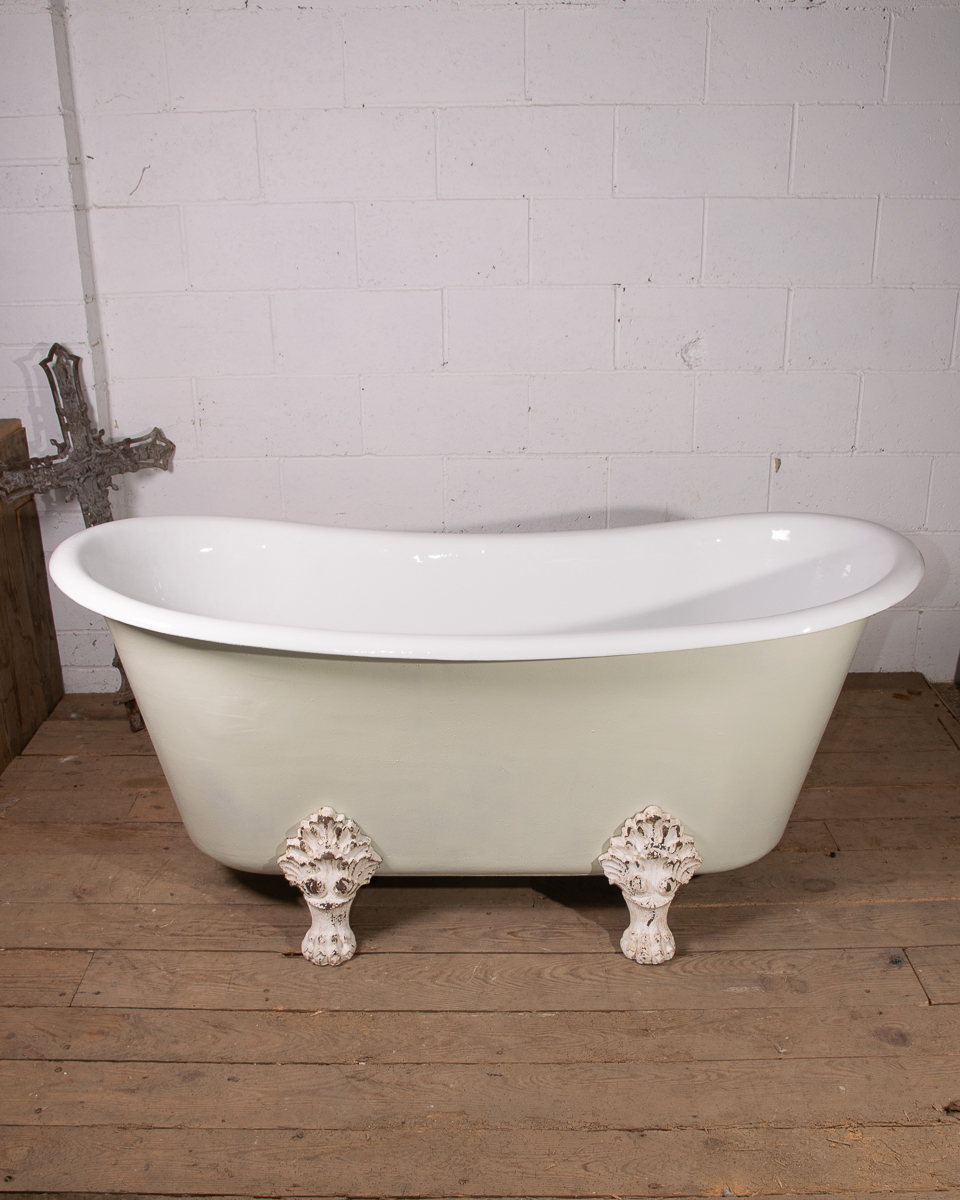 Symmetrical Lionfoot Bath-5