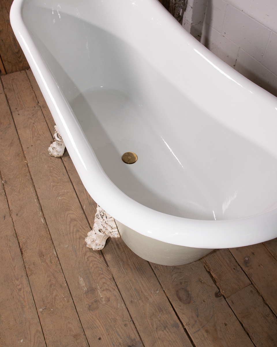 Symmetrical Lionfoot Bath-6